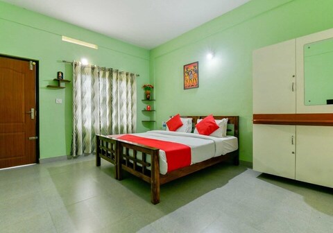 Collection O UL Cyberpark Formerly Castle Heights