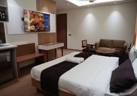 ARISTO GRAND SELECT GOLF COURSE ROAD