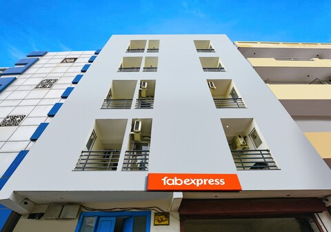 FabHotel Twamev