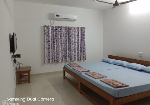 Bapat Niwas Homestay | Rooms & Caretaker