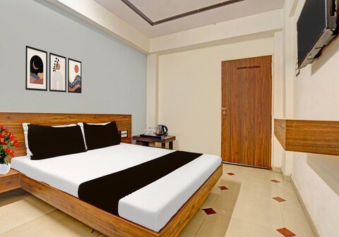 Super Collection O Kadodara Bus Terminal Formerly Hotel Rudra