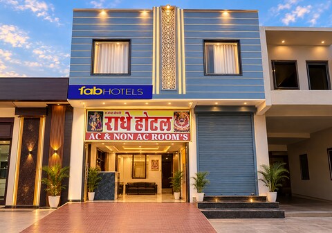 FabHotel Raadhe