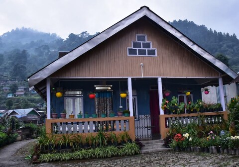 Rongo Shreya Homestay by StayApart