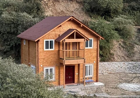 Samlaun Chalet and Retreat