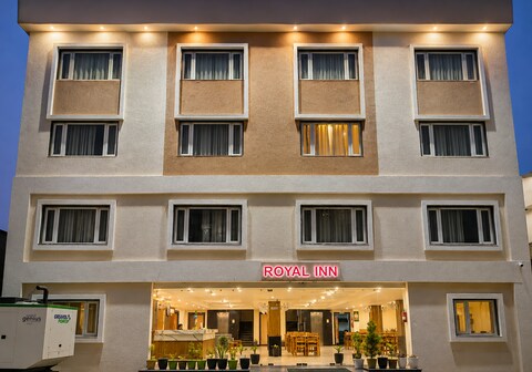 White Panda Hotels Royal Inn