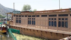 Metropolise Houseboat, Srinagar Metropolise Houseboat, Srinagar