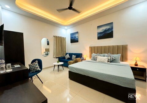 Wanna Stay Ayodhya - Free Drop to Ram Mandir