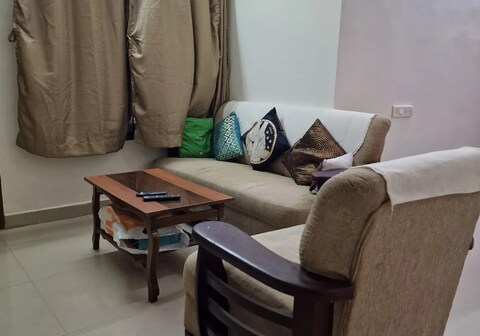 KEL4 Premium Renovated 2 BHK