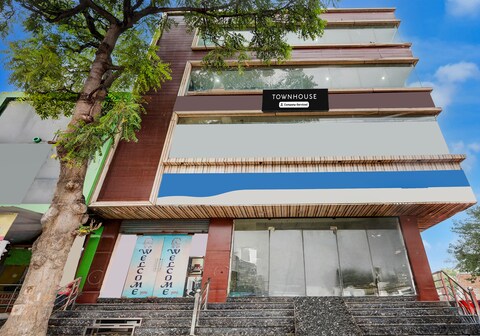 Super Townhouse Sheesh Mahal Farrukh Nagar