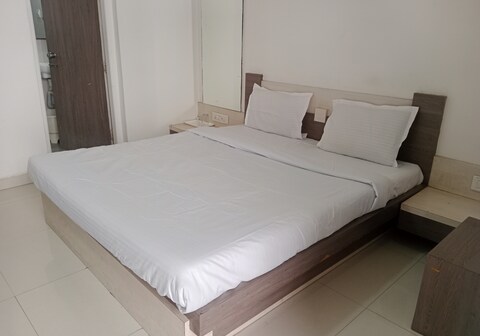 Hotel Paras