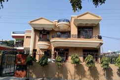 Deepak Motel Sector 2, Panchkula Deepak Motel Sector 2, Panchkula
