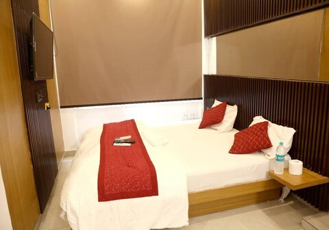 SAI PALACE HOTEL @ 7 MINS WALKING FROM NEW DELHI RAILWAY STATION