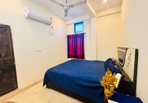 Paradox hotel and resturant