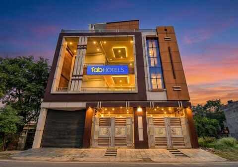 FabHotel Sunshine Inn