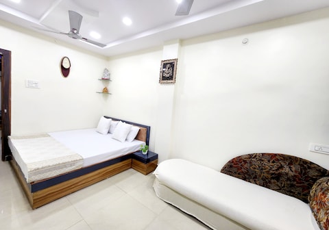 Mahakal Serenity Home Stay