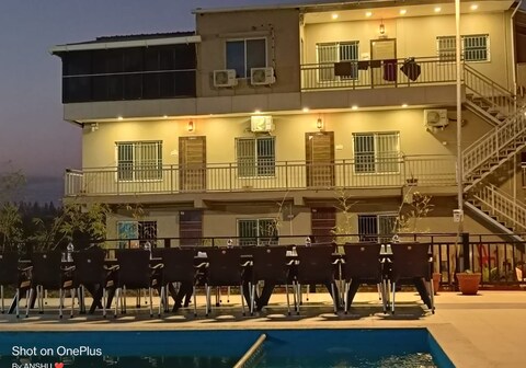 DeepNanda Resort