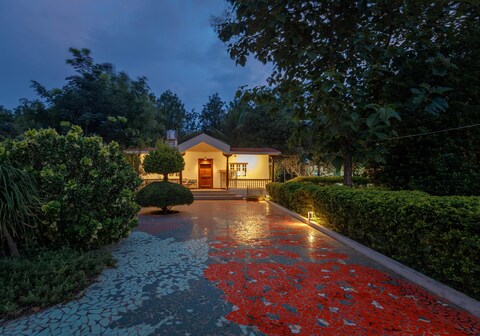 White Lotus Villa by StayJade|Jacuzzi|Games Room