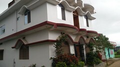 Senamura Yoga Ashram Guesthouse, Bodhgaya Senamura Yoga Ashram Guesthouse, Bodhgaya
