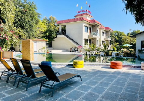 Dev Villa Resort