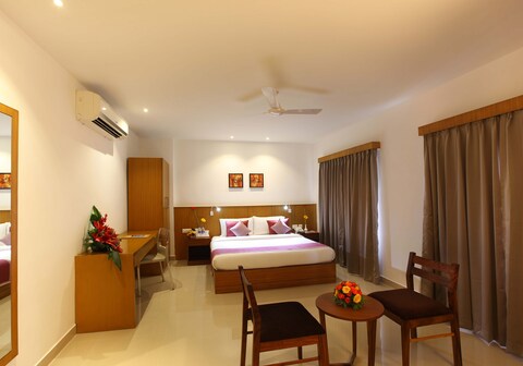 Hotel Samudra Sreekandapuram