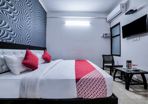 Hotel O Crown Residency