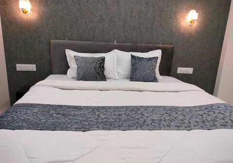 Super Hotel O Iconic Stay