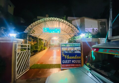 Chandan Guest House