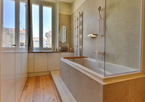 Luxury Apartment - Heart of Cannes / Rue d'Antibes