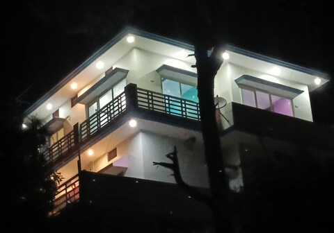 THE HILL HEAVEN HOME STAY