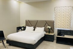 Sun Shine Hotel, Bangalore Sun Shine Hotel, Bangalore