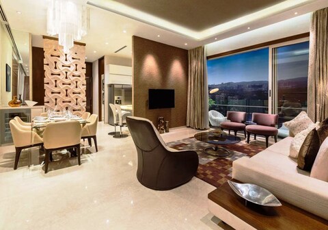 Kova Luxury Service Apartment