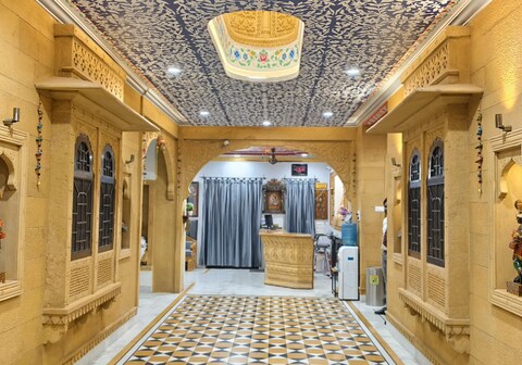 Hotel Moonlight (Pure Vegetarian)