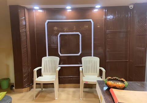 Gulmohar Deluxe Hotel