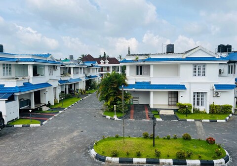 3 BHK Fully Furnished Gated Villa by Zenaura Casa