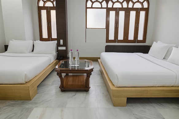 The Sky Comfort Shreenath (10 meter from Shreenathji Temple)