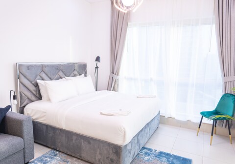 Happy Season Royal Oceanic apartments