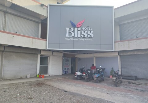 Hotel Bliss