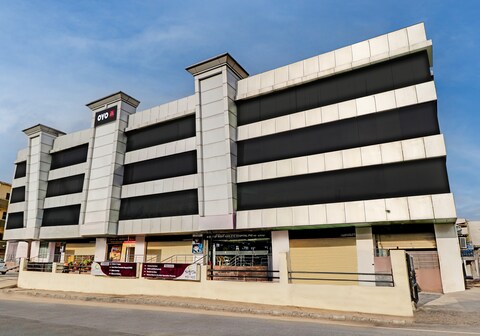 Hotel O French International