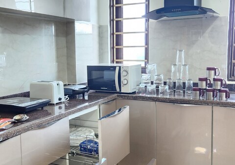 Aaj Golden stay 4BHK Luxury apt