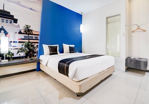 Townhouse Oak Cihampelas Near Ciwalk Formerly Promenade Hotel