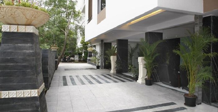 ar-suites-fontana-bay-pune-entrance