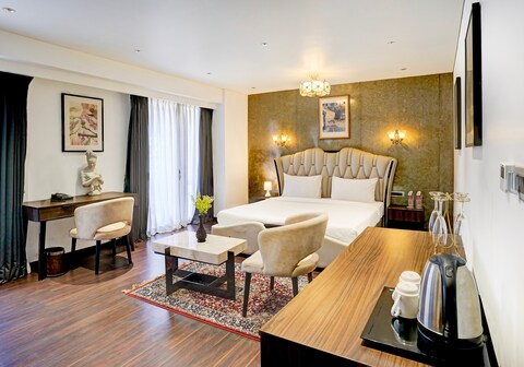 Palette by CheckIn Magarpatta City Formerly Emerald Guestimony