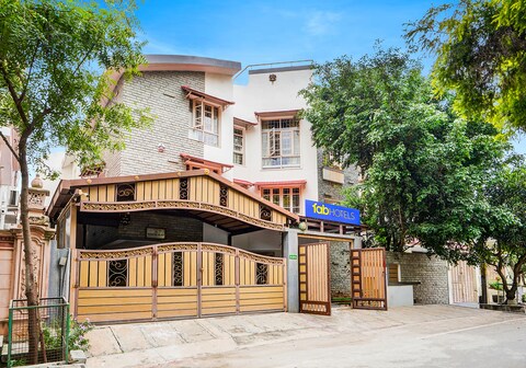 FabHotel Srinidhi Stay Inn