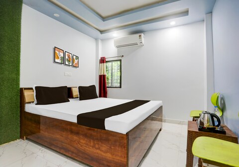 OYO Annapurna Restaurant & Hotel