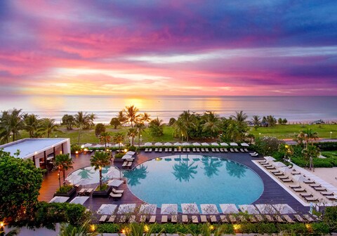 Pullman Phuket Karon Beach Resort