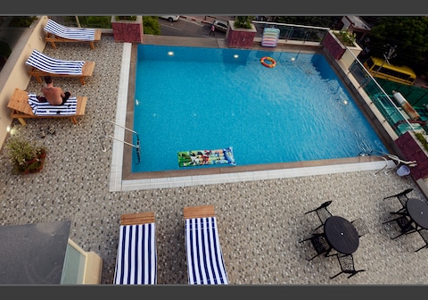 Hotel Atulyaa Taj