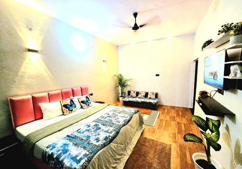 Varanasi Soulscape | Tajside Retreat 2BHK Apartment