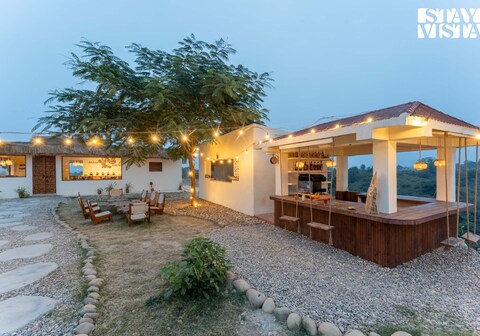 StayVista at Daik @ Artisanal Heights W/ Jacuzzi And Infinity Pool