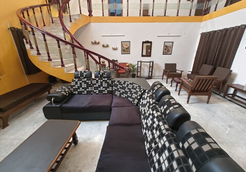 KOD 0 -1.5 BHK Renovated Home at Kodambakkam