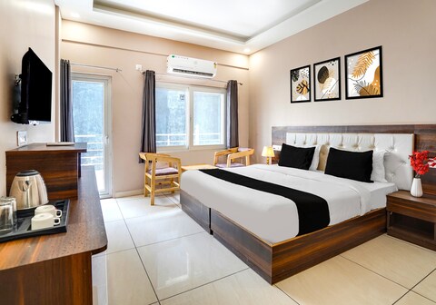 Super Townhouse Tapovan